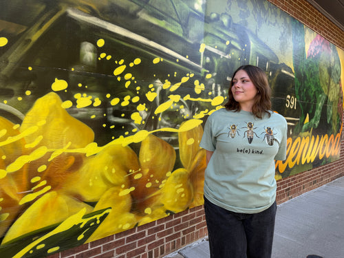 Be(e) Kind Graphic tee